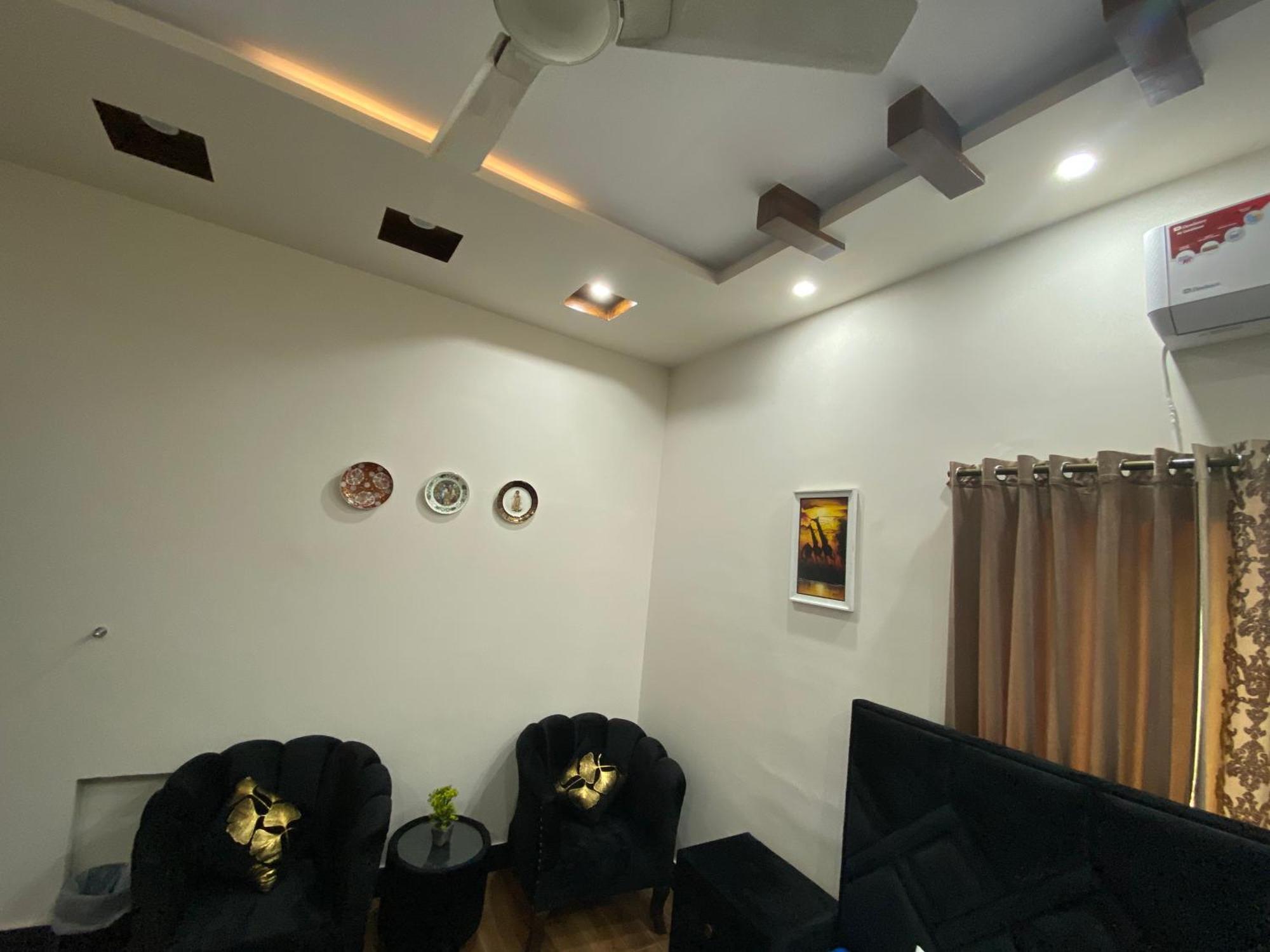 The Comfort Lodge Islamabad Extérieur photo